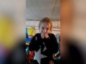 غناء طفلة أوكرانية