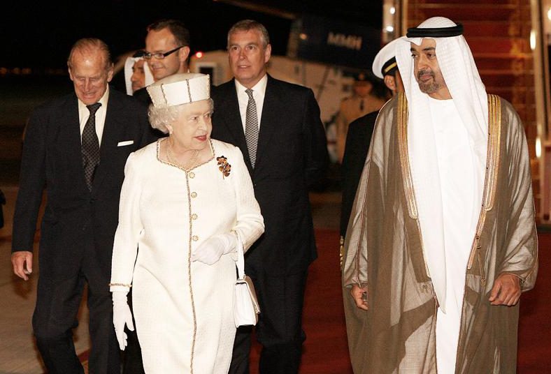 الدول العربية التي زارتها الملكة إليزابيت