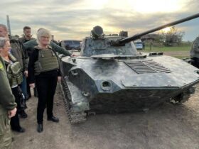 زيارة وزيرة الدفاع الألمانية لأوكرانيا