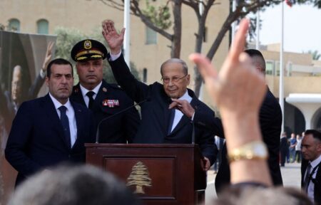 مغادرة ميشال عون قصر بعبدا