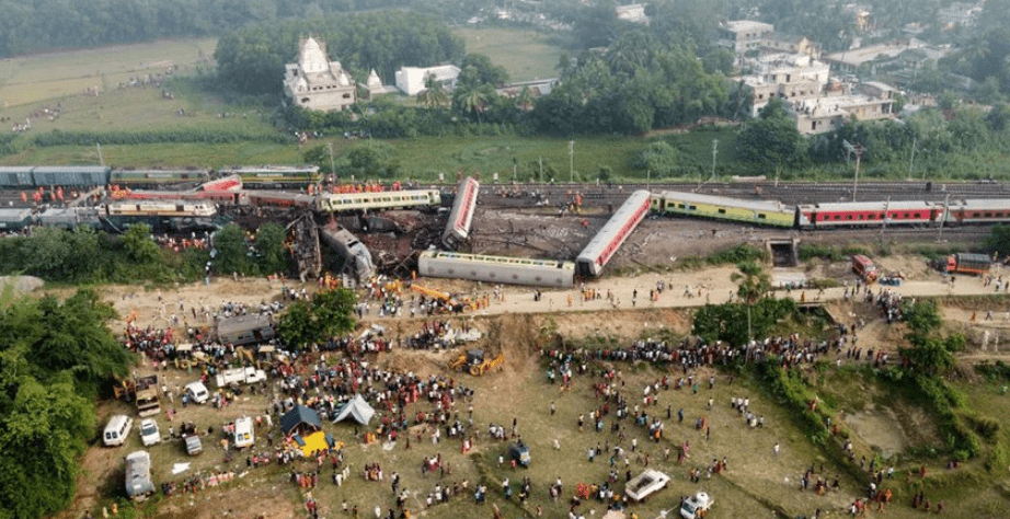 حادث تصادم ثلاثة قطارات بالهند